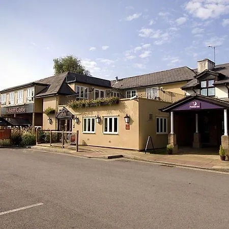 Premier Inn Cardiff West-2